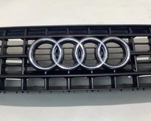 2003-2006 Audi TT Front Bumper Upper Grille w/ Emblem / T1029